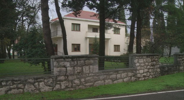 СЛУЧАЈ БРАНКЕ МИЛИЋ: Црна Гора тражи да уђе у Амбасаду Србије 